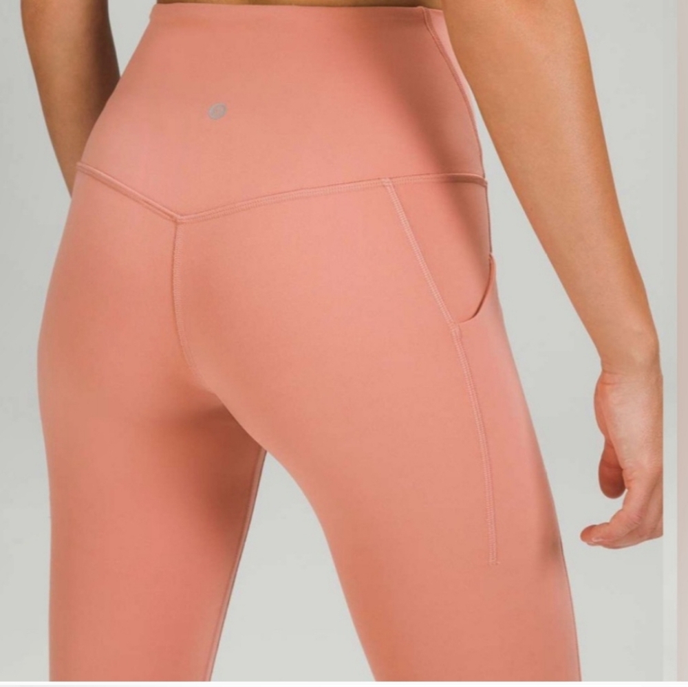 Lululemon Align High-Rise Pant with Pockets 25"
Pink Savannah size 6